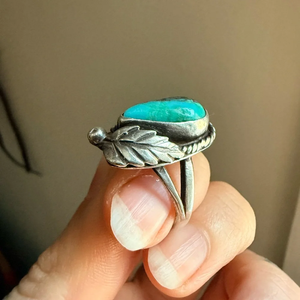 Southwestern Turquoise Sterling Ring - Picture 5 of 6